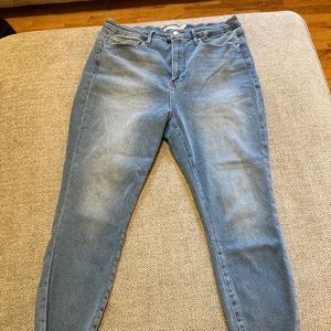 Good American Good Curve Skinny Crop Jeans